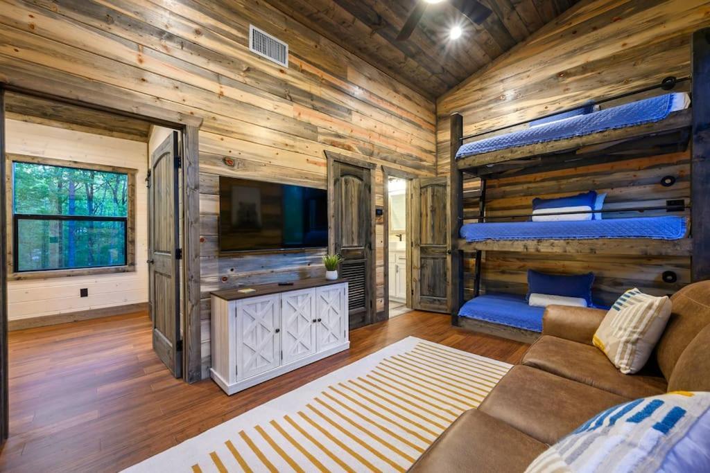 Brand New Luxury 2 Bedroom With Loft And Spa Sleeps 10 Broken Bow Exterior photo